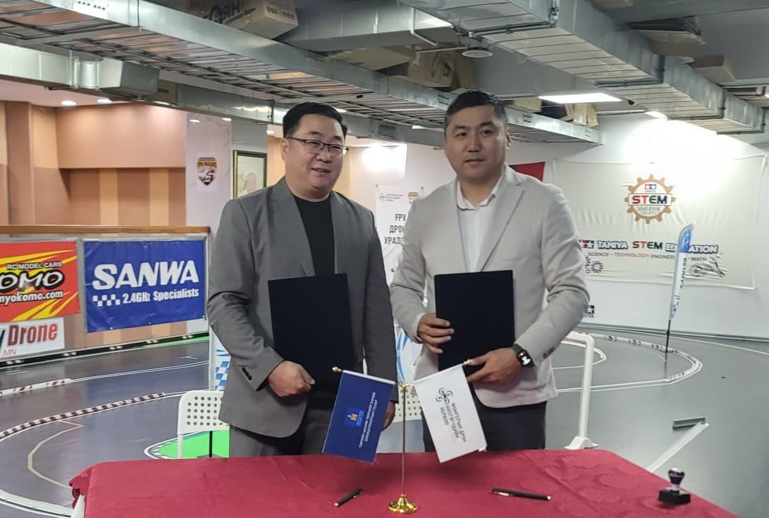 “МОНГОЛЫН ДРОН НИСГЭГЧДИЙН ХОЛБОО” НҮТББ-тай хамтран ажиллах гэрээ байгууллаа